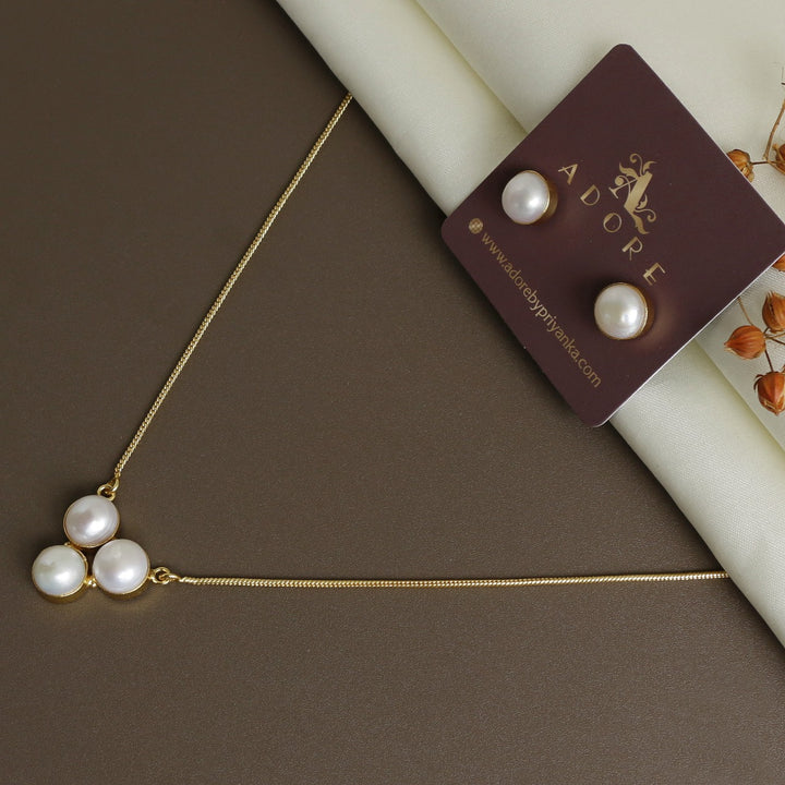 Hafa Tri Pearl Neckpiece With Stud