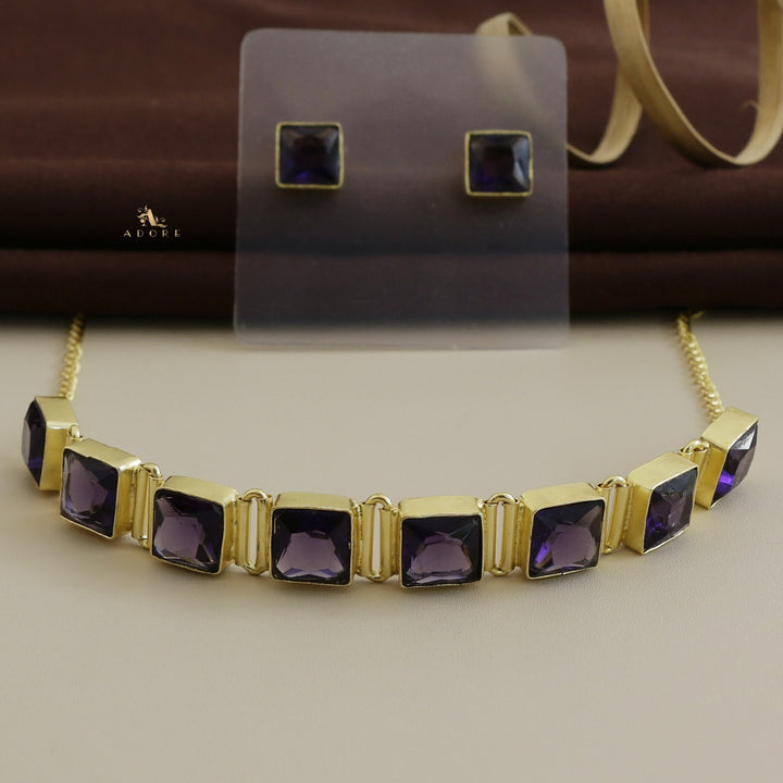 Volga Eighten Glossy Square Choker With Stud