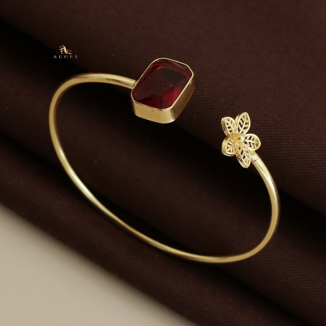Narvia Flower And Rectangle Glossy Bangle