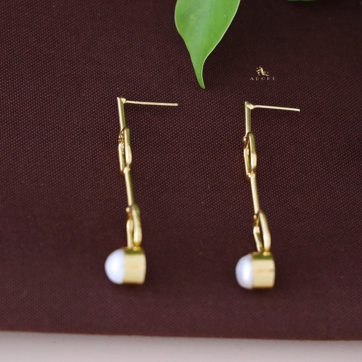 Golden Colonnade Fresh Water Pearl Earring