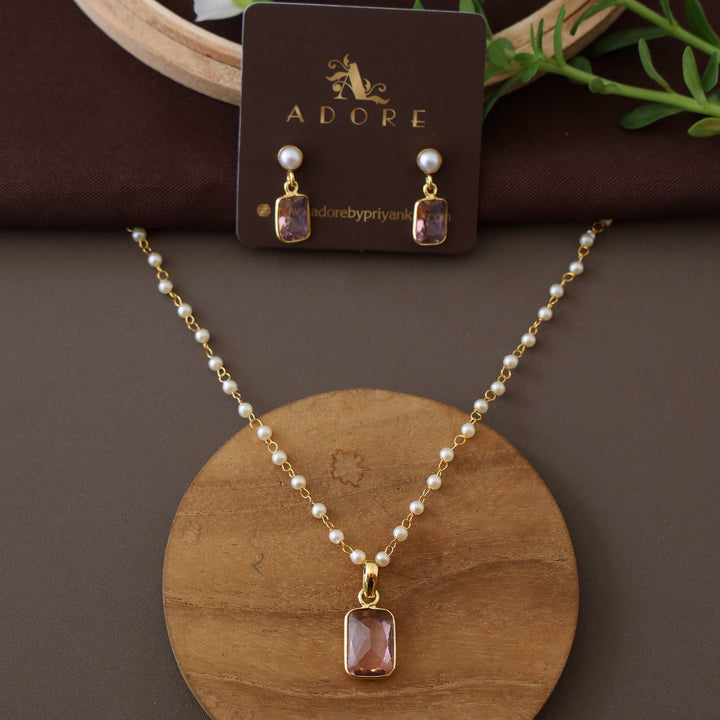 Nasmiya Rectangle Glossy Neckpiece With Earring