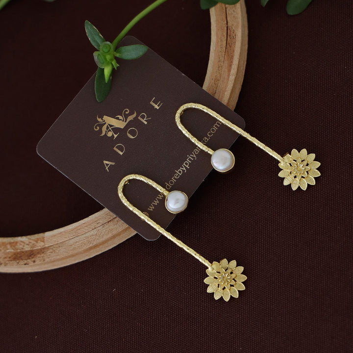 Textured Goldie Flower + Baroque Earring