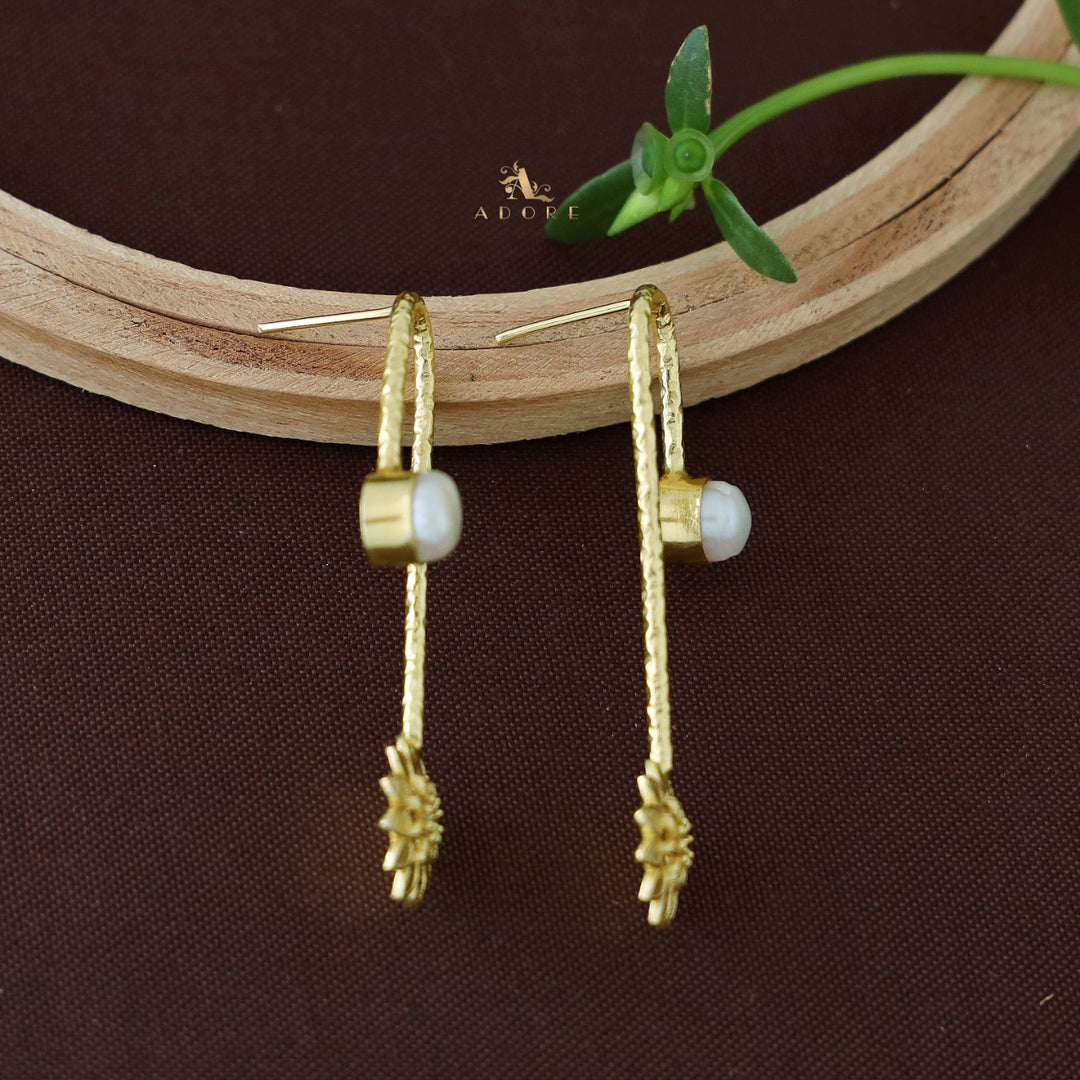 Textured Goldie Flower + Baroque Earring