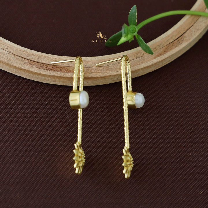 Textured Goldie Flower + Baroque Earring