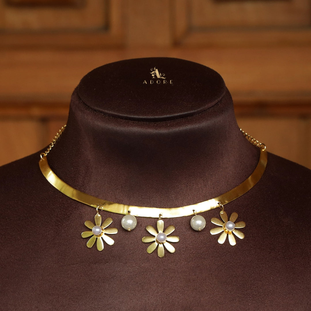 Midhila Flower Pearl Neck Cuff