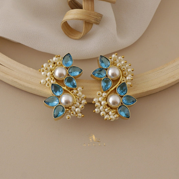 Glossy Flora Clustered Pearl Earring