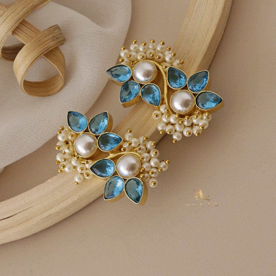 Glossy Flora Clustered Pearl Earring