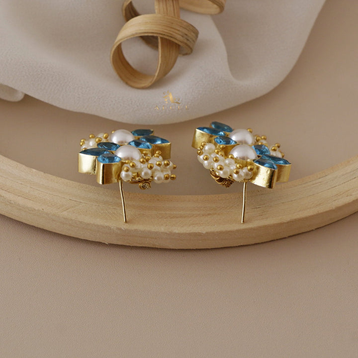 Glossy Flora Clustered Pearl Earring