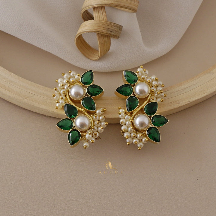 Glossy Flora Clustered Pearl Earring