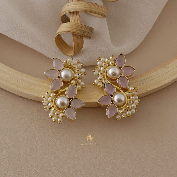 Glossy Flora Clustered Pearl Earring