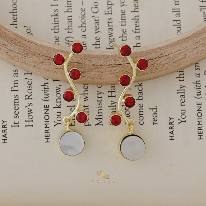 Glossy Silah Golden Stem Earring