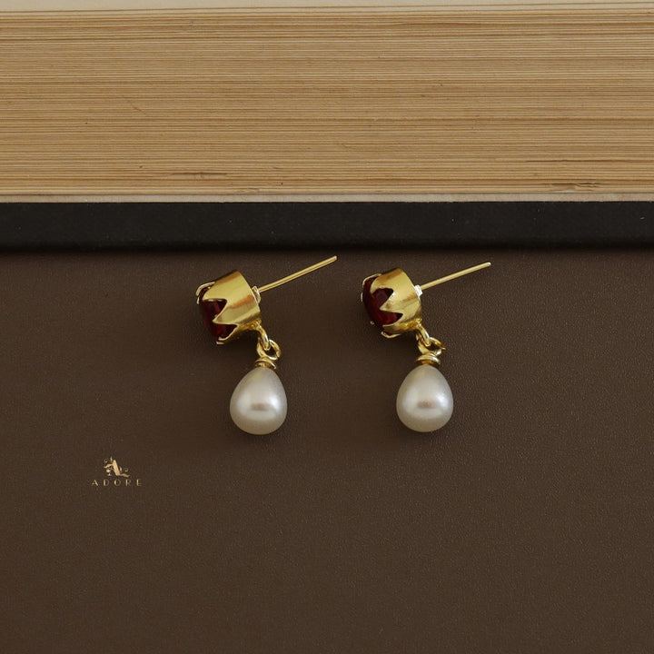 Glossy Cyris Pearl Drop Earring