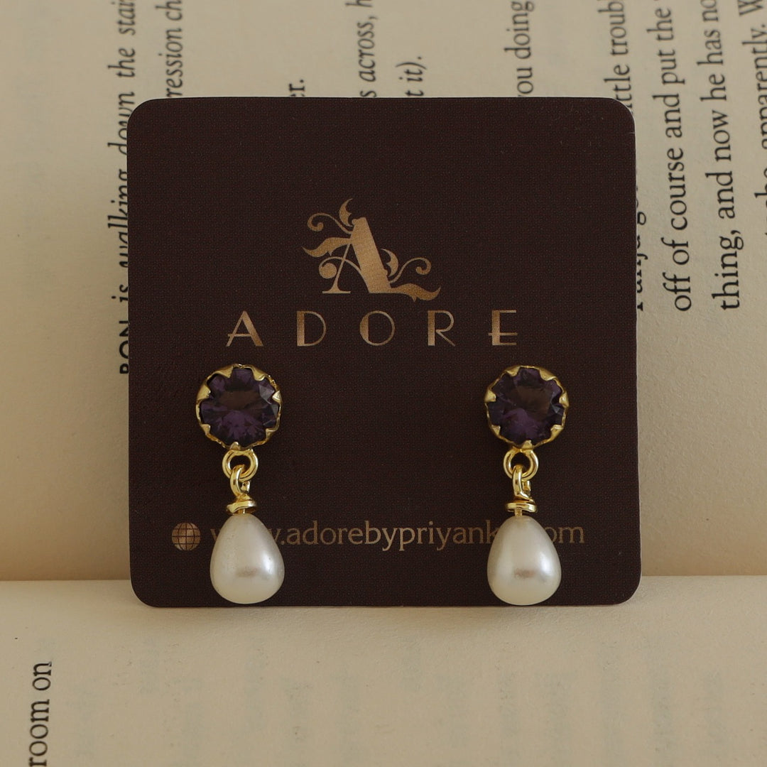 Glossy Cyris Pearl Drop Earring