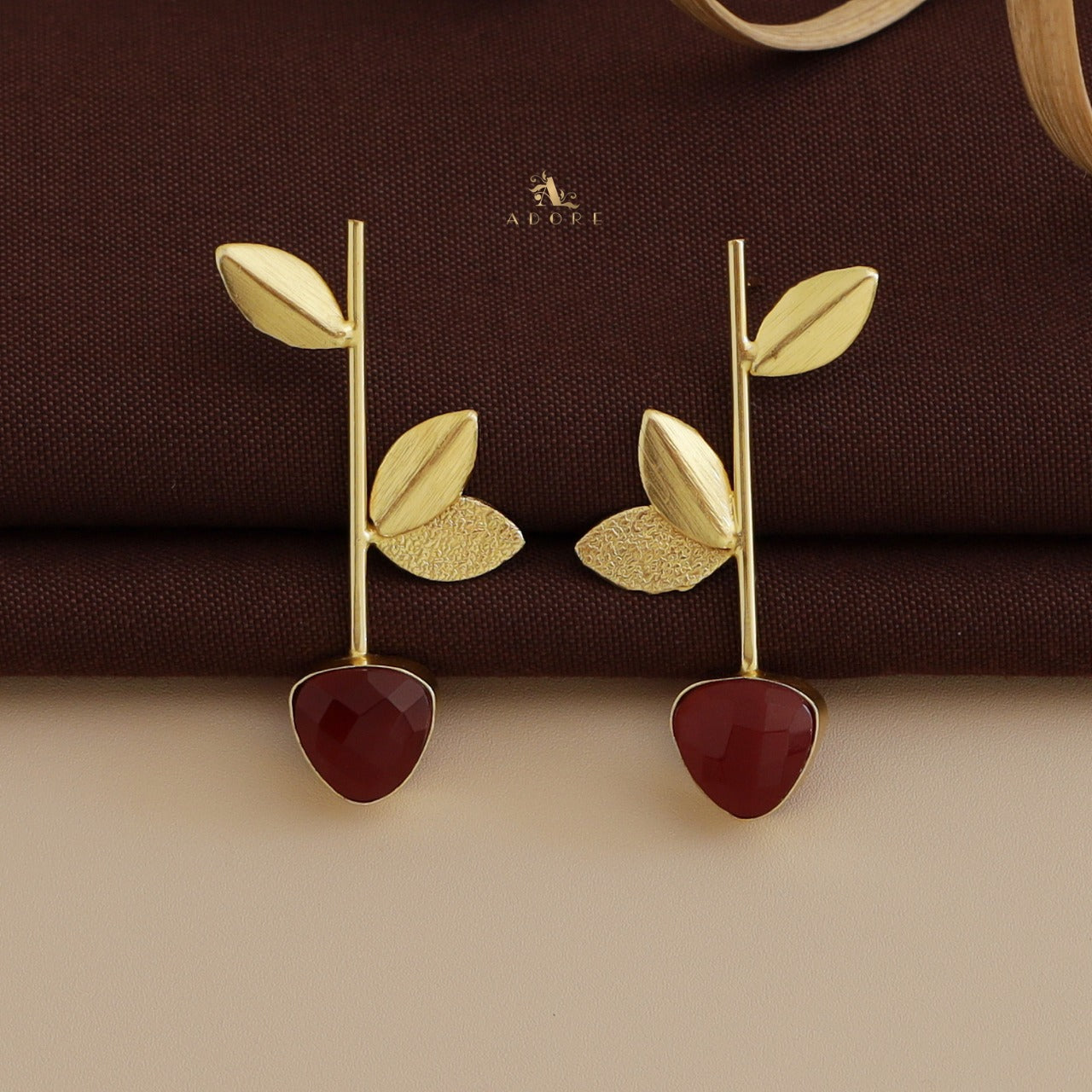 Glossy Milva Leafy Stem Earring