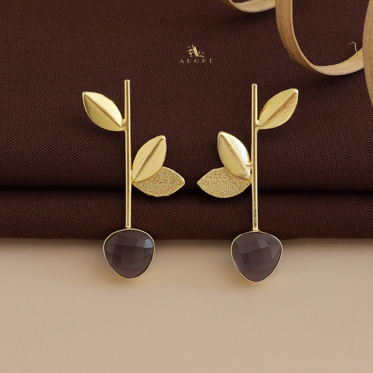 Glossy Milva Leafy Stem Earring