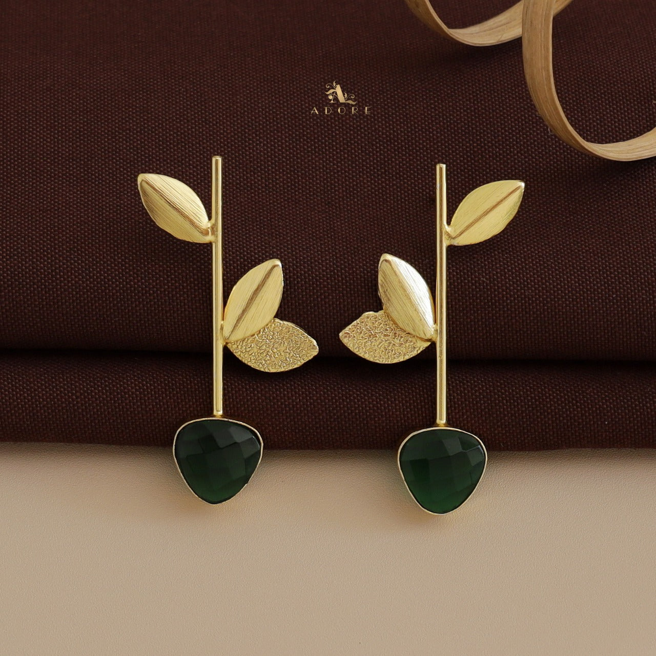 Glossy Milva Leafy Stem Earring