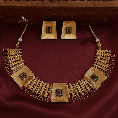 Laasritha Neckpiece With Earring