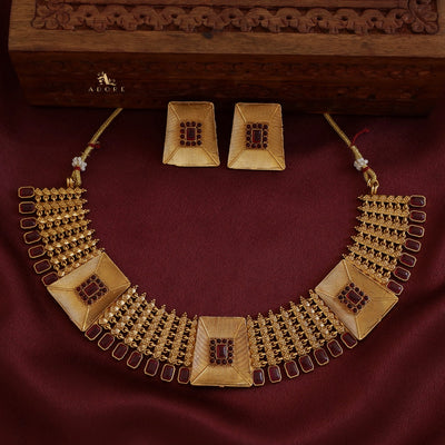 Laasritha Neckpiece With Earring