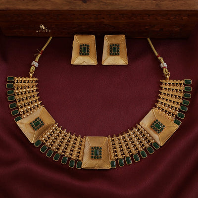 Laasritha Neckpiece With Earring