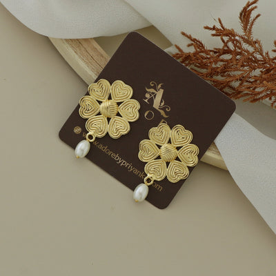 Golden Heart Flower Pearl Earring