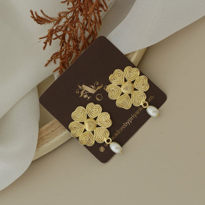 Golden Heart Flower Pearl Earring