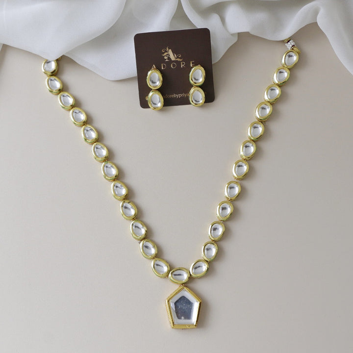 Mithra Kundan Neckpiece With Earring