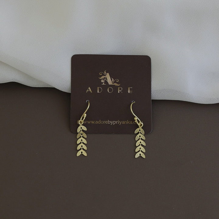 Golden Odessa Neckpiece With Drop