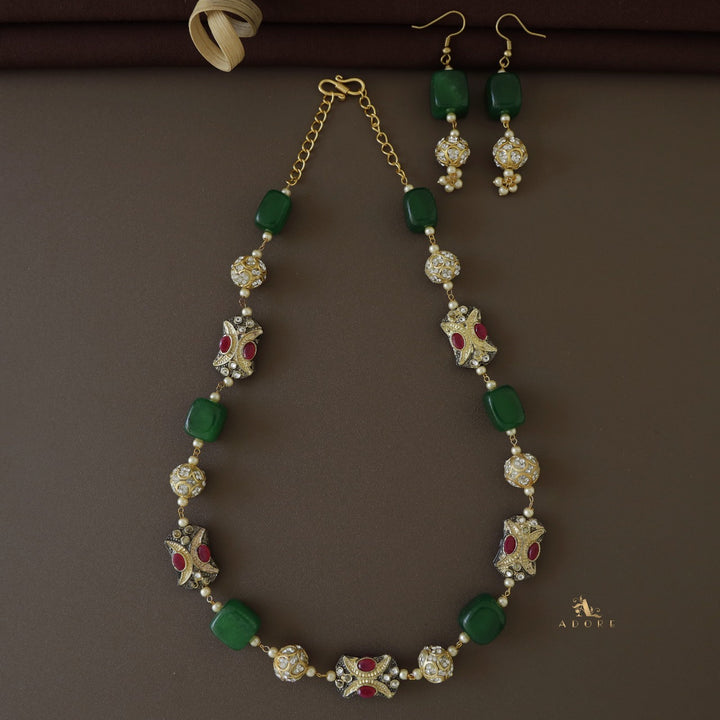 Cattleya Neckpiece With Drop