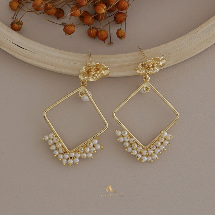 Ervina Flora Diamond Cluster Pearl Earring