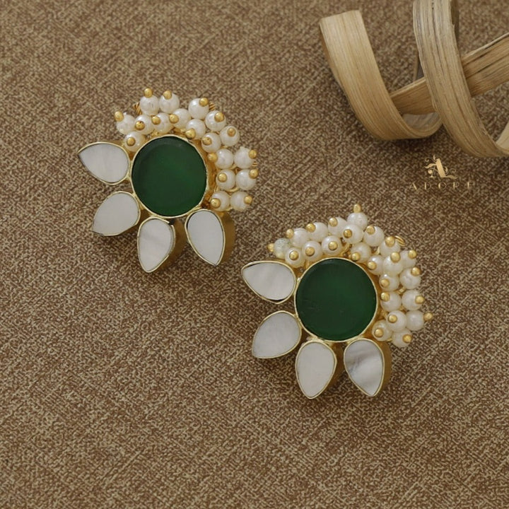 Landrya Flower MOP Cluster Pearl Earring