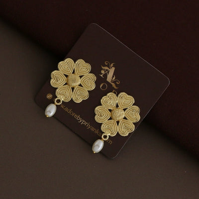 Golden Heart Flower Pearl Earring