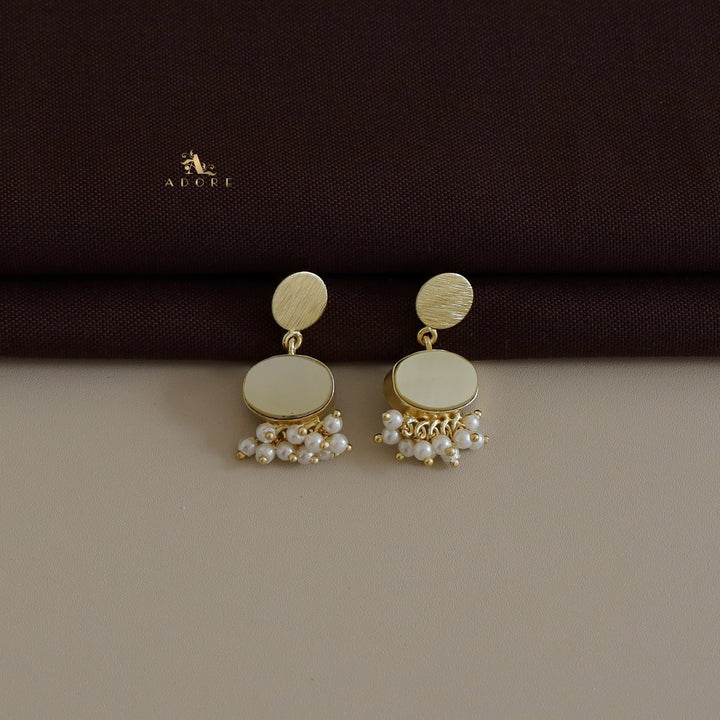 Oval Tove Cluster Pearl Earring