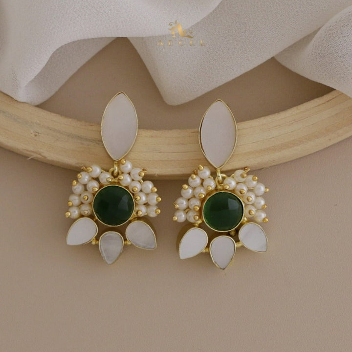 Landrya Glossy Cluster Pearl MOP Earring