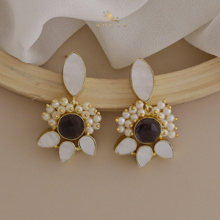 Landrya Glossy Cluster Pearl MOP Earring