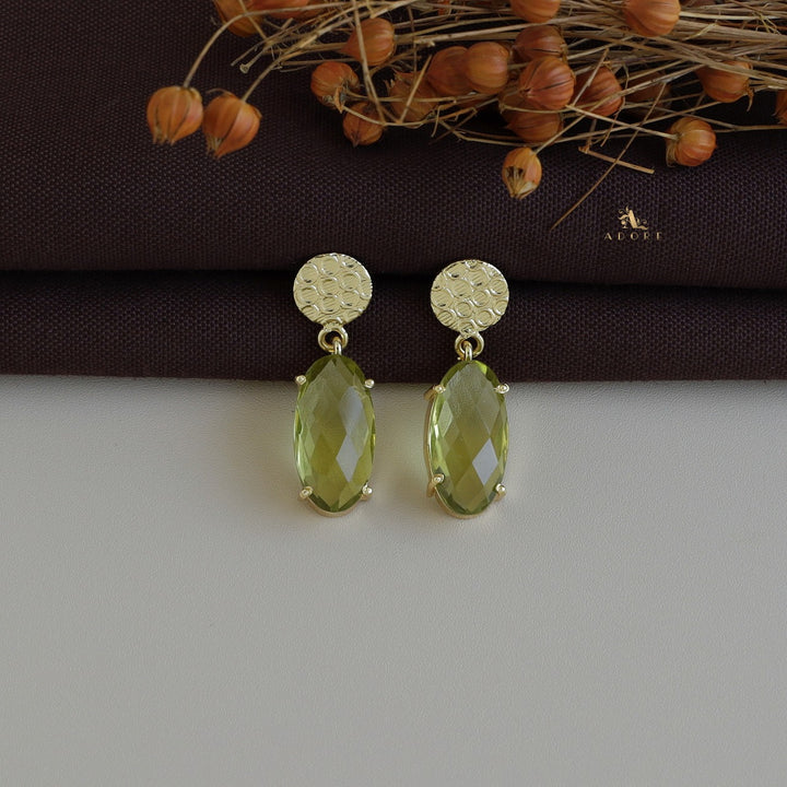 Golden fleur Oval Glossy Earring