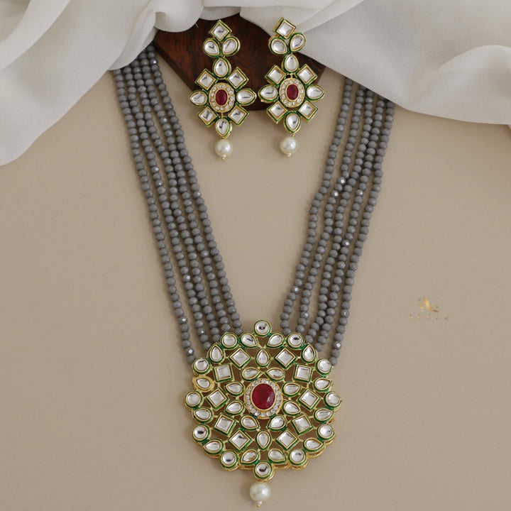 Rigveya Kundan Neckpiece With Earring