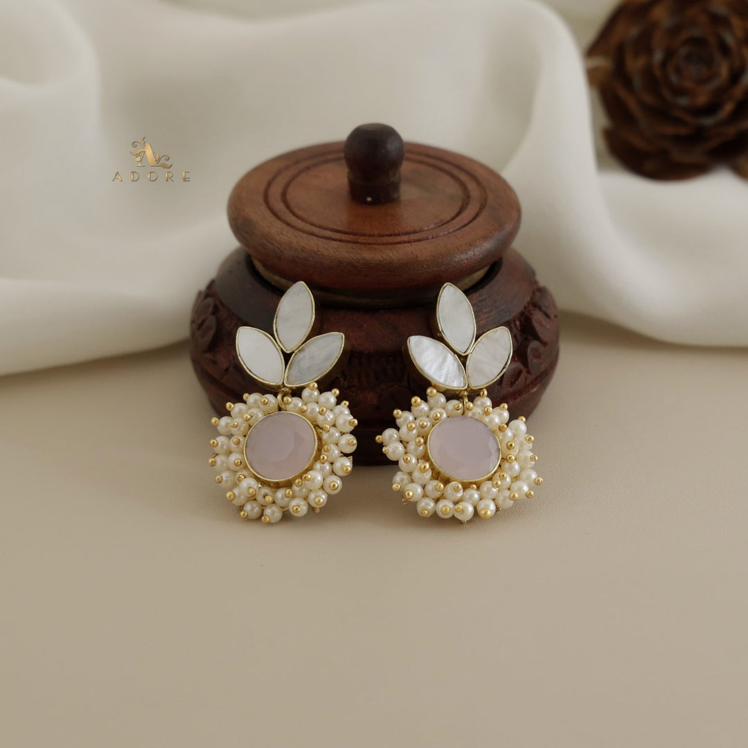 Tri Leafy MOP + Glossy Cluster Pearl Earring