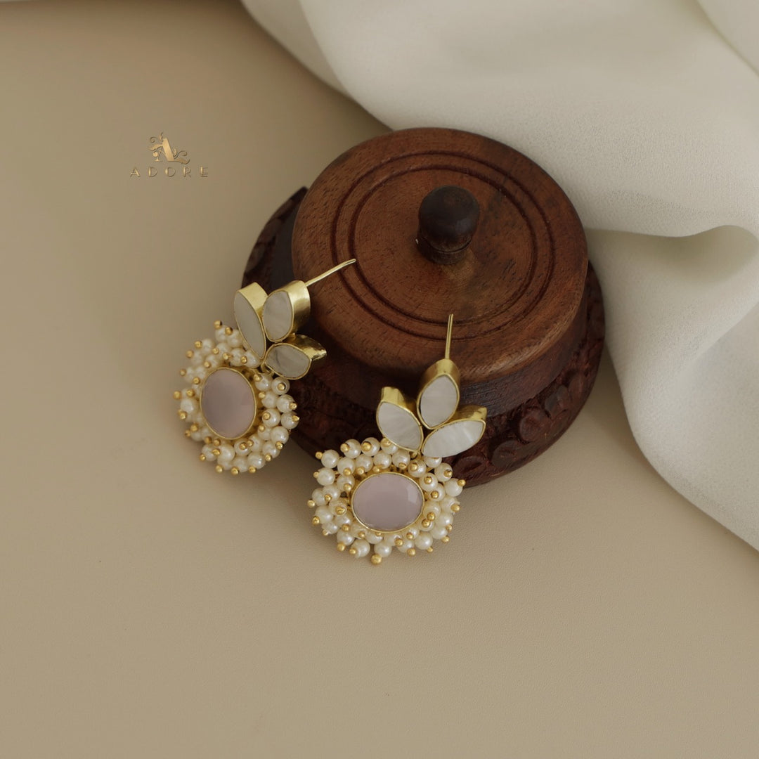 Tri Leafy MOP + Glossy Cluster Pearl Earring