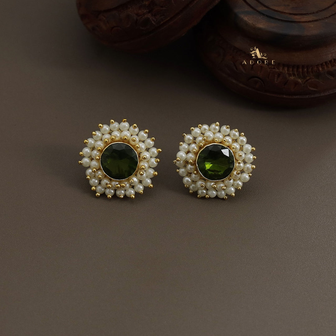 Ahelia Glossy With Cluster Pearl Earring