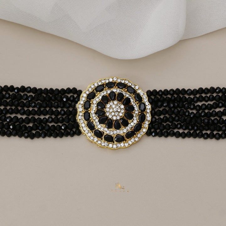 Darmika Choker With Earring
