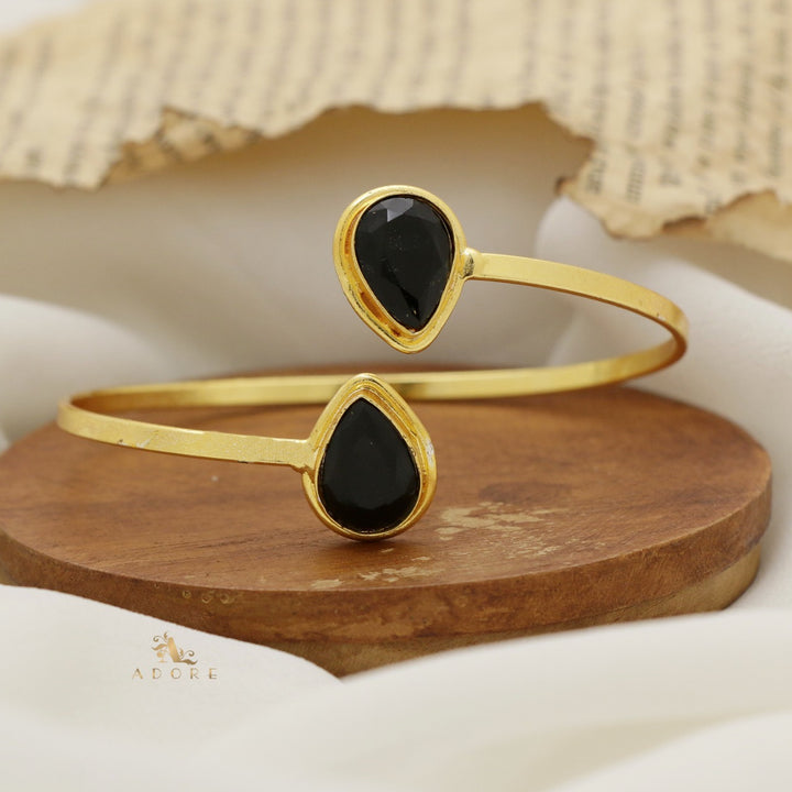 Averi Pointed Drop Glossy Bangle