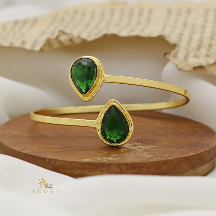 Averi Pointed Drop Glossy Bangle