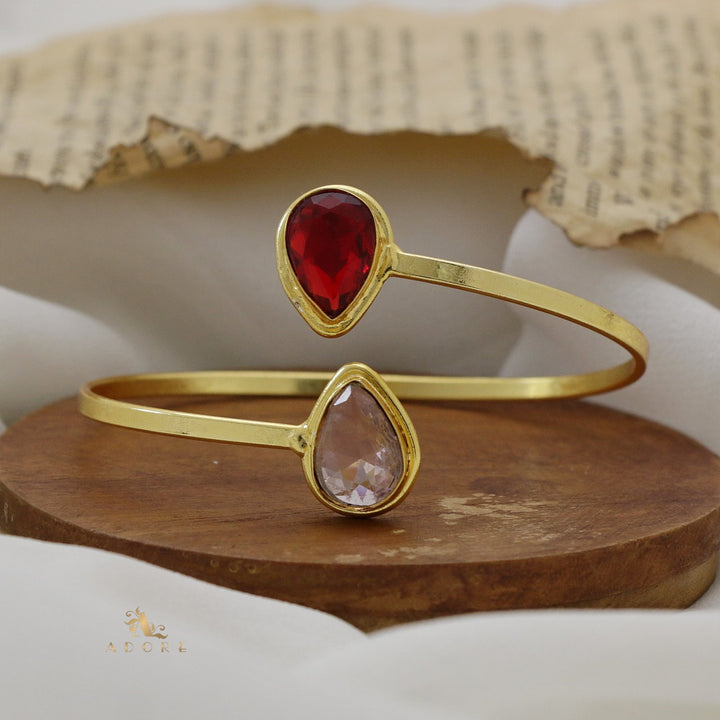 Averi Pointed Drop Glossy Bangle