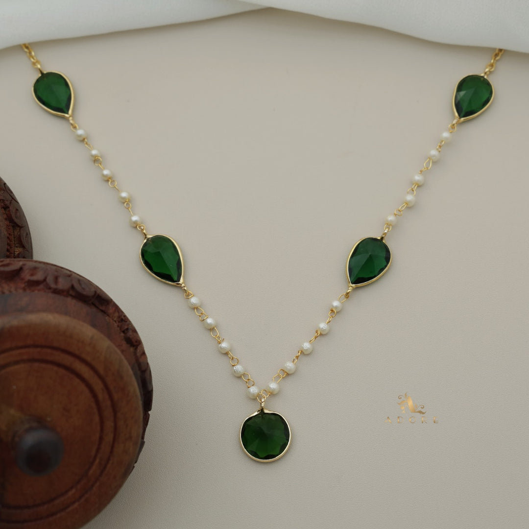 Daysha Glossy Pearl Neckpiece
