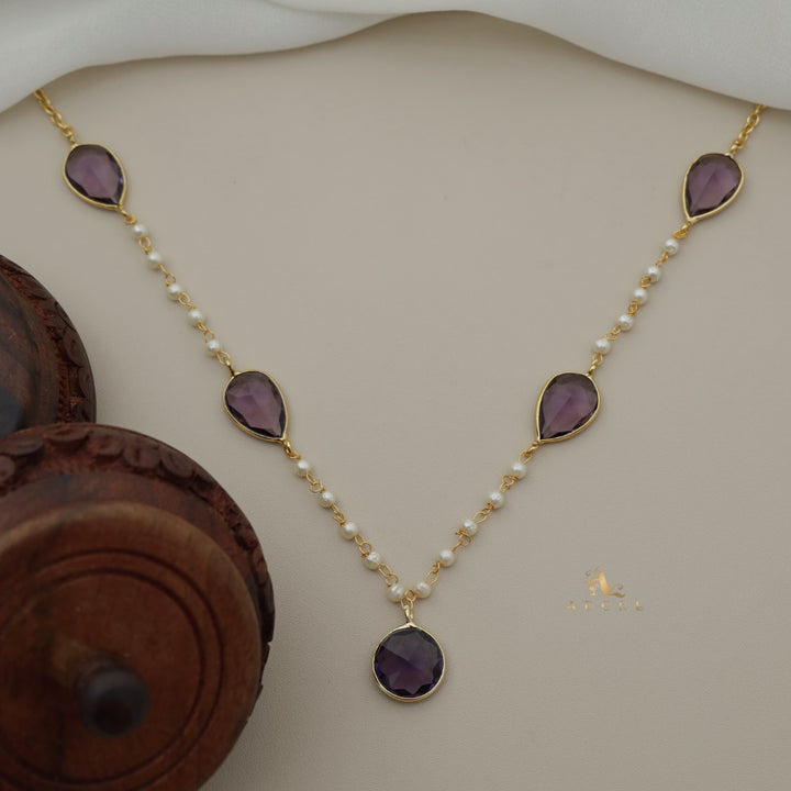 Daysha Glossy Pearl Neckpiece