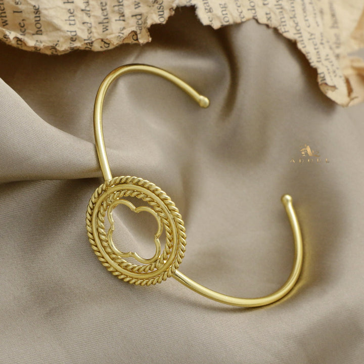 Twisted Golden Neysa Bangle