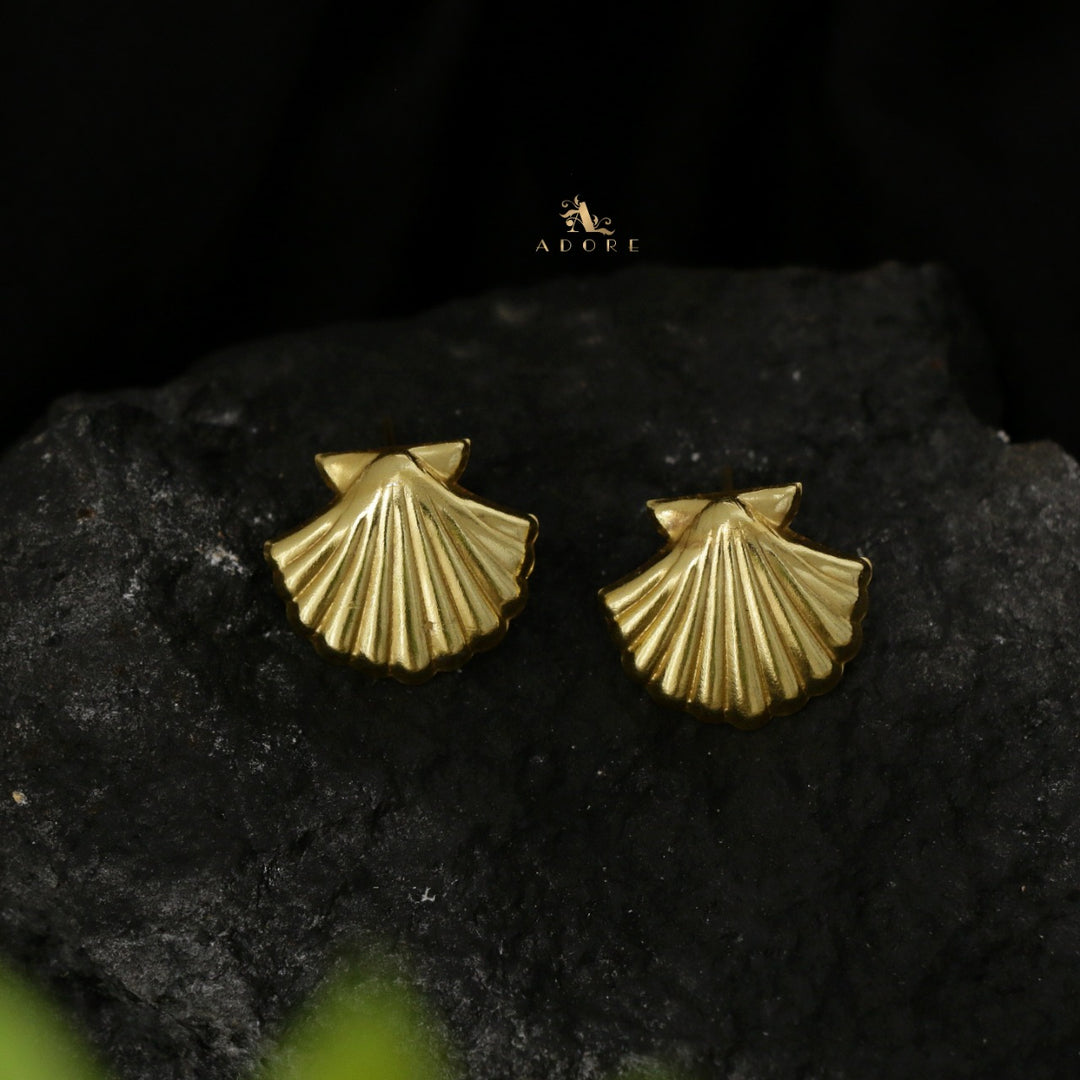 Akiara Golden Wings  Earring