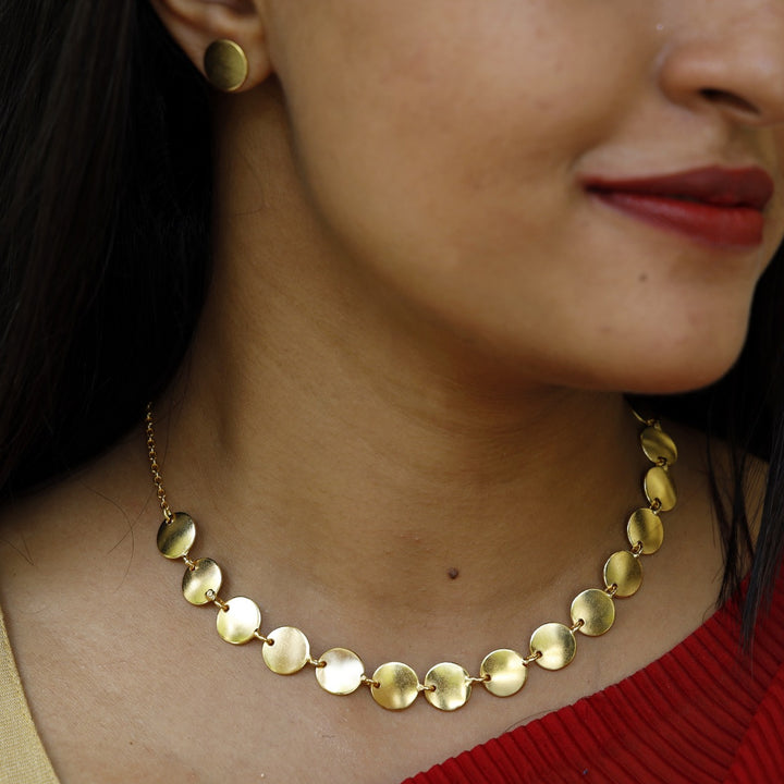Golden Kashi Short Neckpiece/Choker With Earring