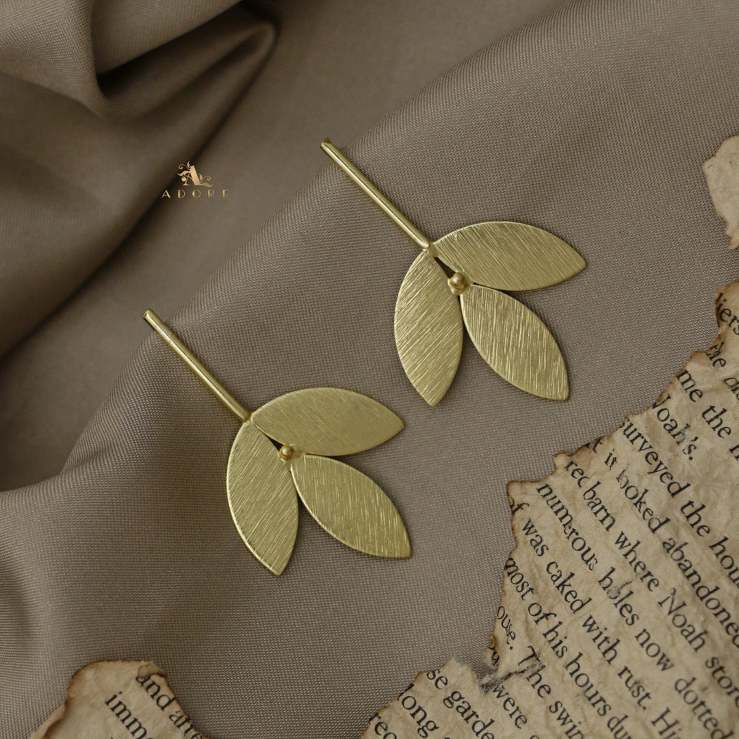 Mitsu Golden Tri Leafy  Earring