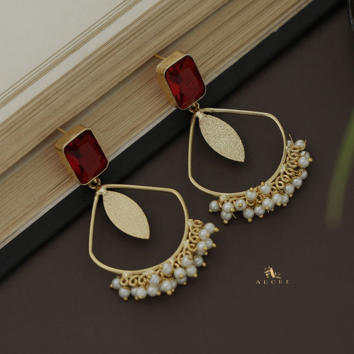 Amata Glossy  Cluster Pearl Earring